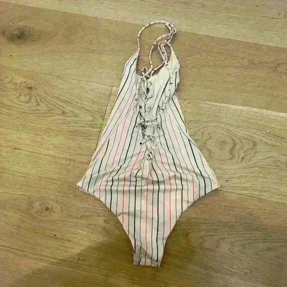 Women’s Tavik one piece swimsuit. Size XS. - Picture 6 of 8